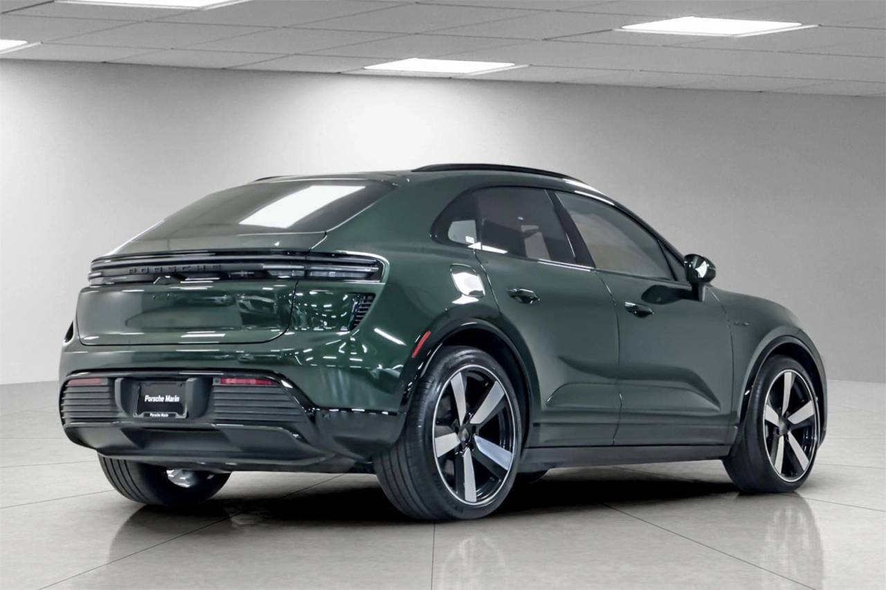 2024 Porsche Macan Macan Turbo Electric