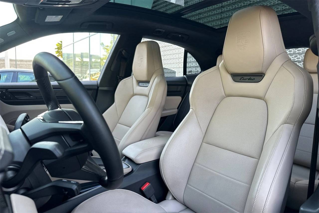 2024 Porsche Macan Macan Turbo Electric