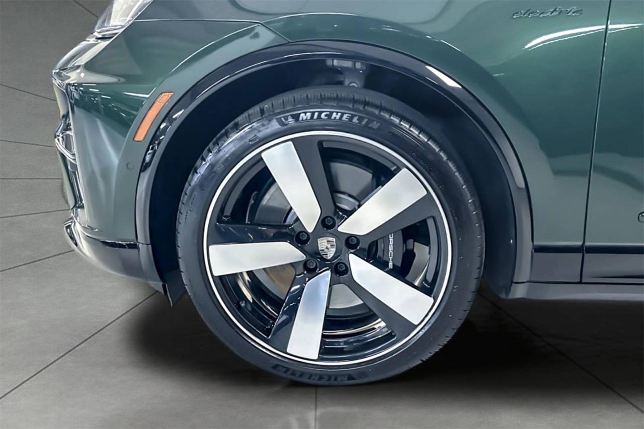 2024 Porsche Macan Macan Turbo Electric