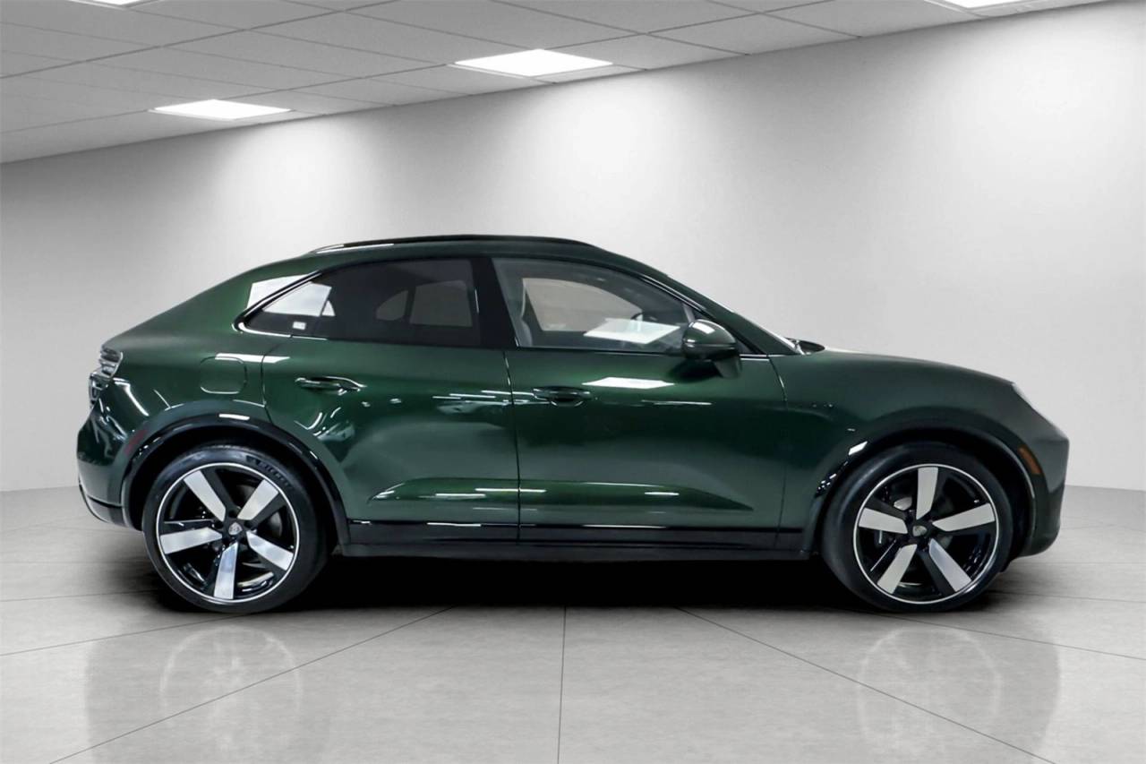 2024 Porsche Macan Macan Turbo Electric