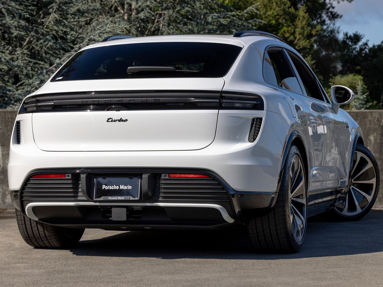 2025 Porsche Macan Turbo Electric