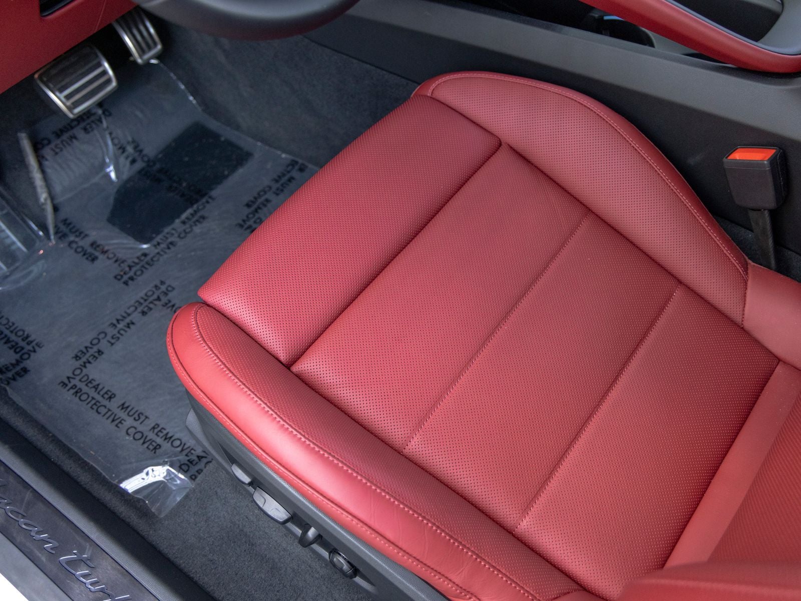 2025 Porsche Macan Turbo Electric