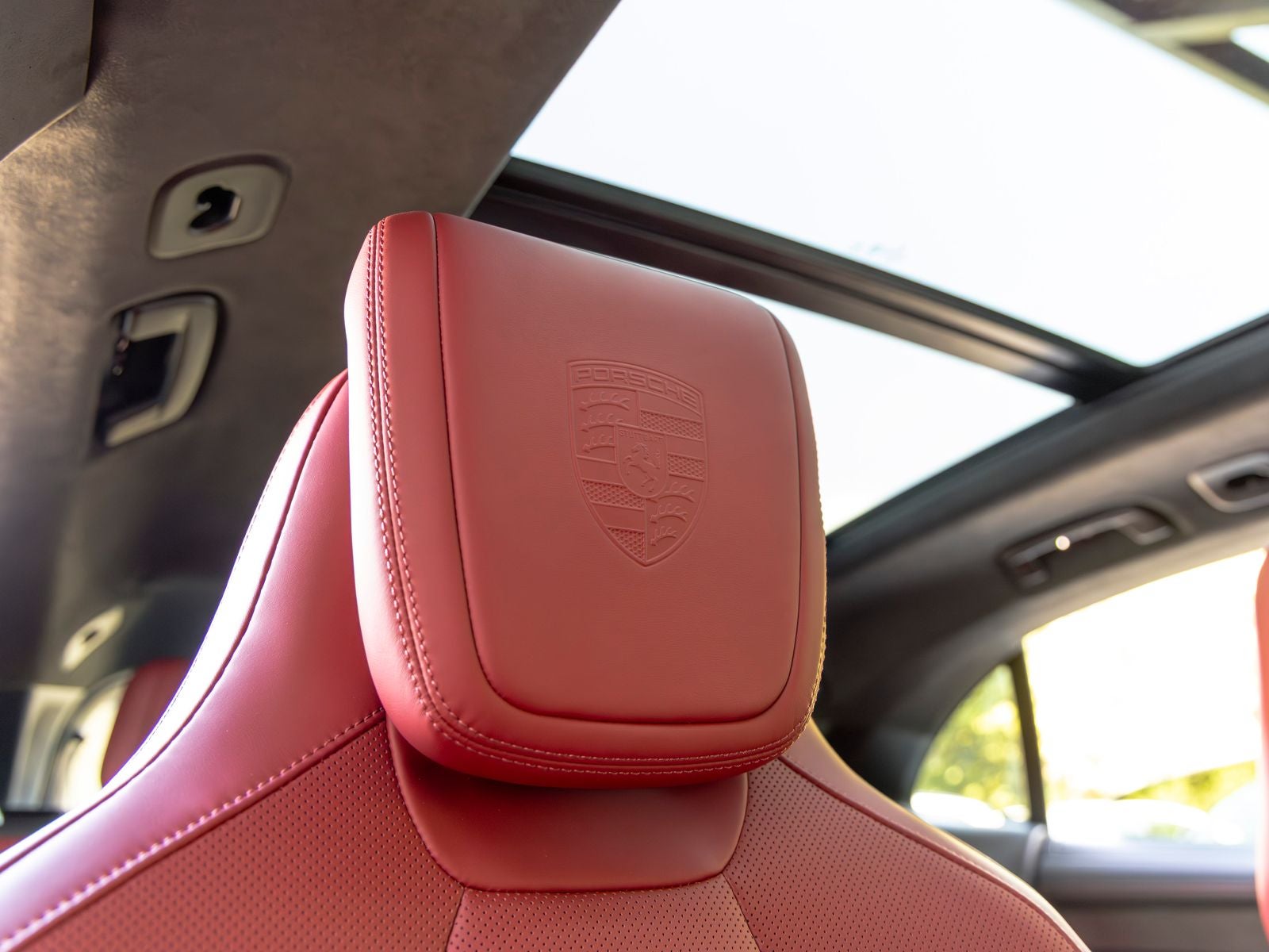 2025 Porsche Macan Turbo Electric