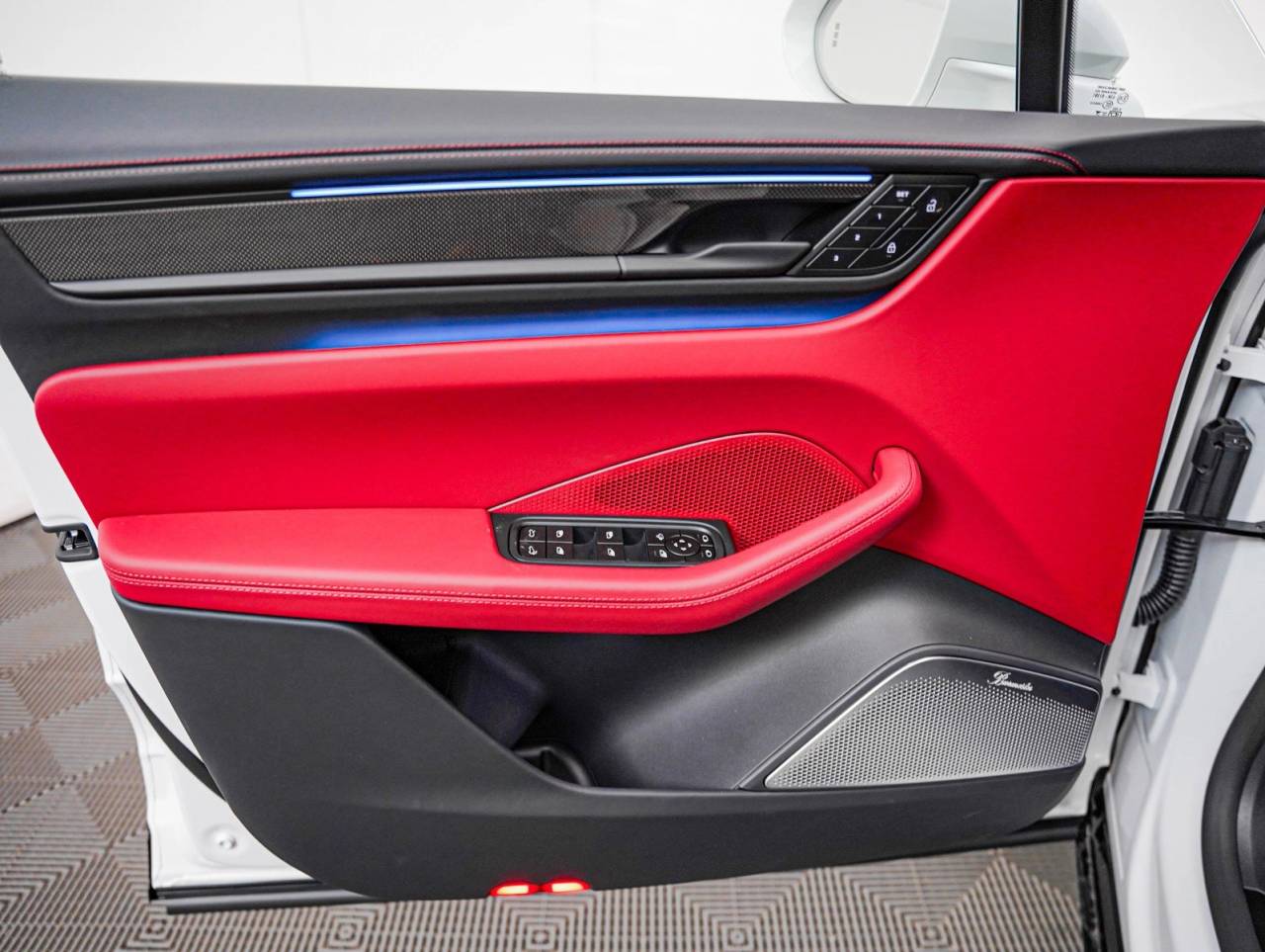 2025 Porsche Macan Turbo Electric