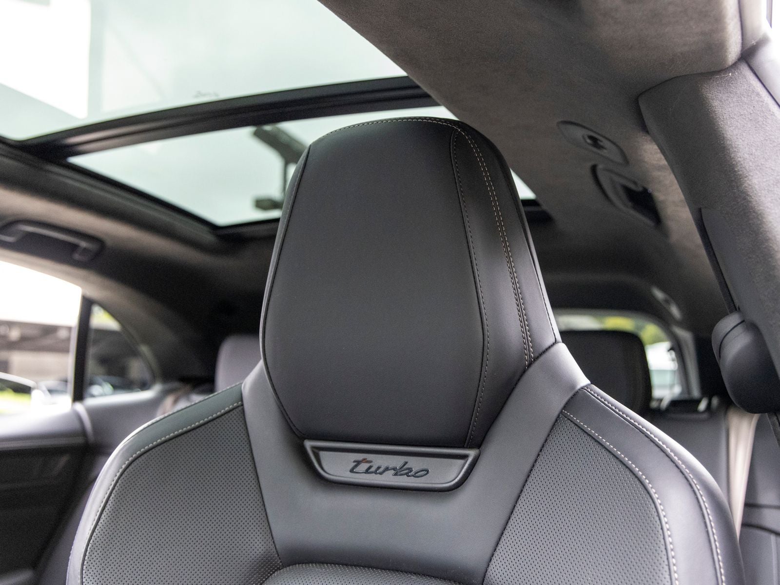 2024 Porsche Macan Macan Turbo