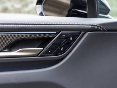 2024 Porsche Macan Macan Turbo