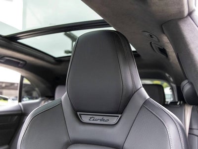 2024 Porsche Macan Macan Turbo