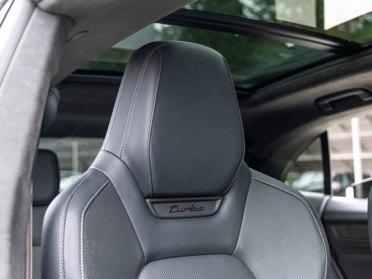 2024 Porsche Macan Macan Turbo