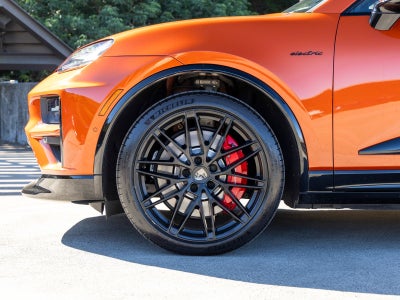 2024 Porsche Macan Macan Turbo Electric