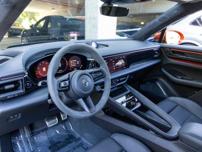 2024 Porsche Macan Macan Turbo Electric