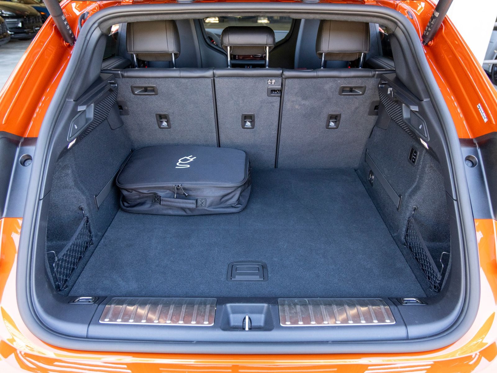 2024 Porsche Macan Macan Turbo Electric