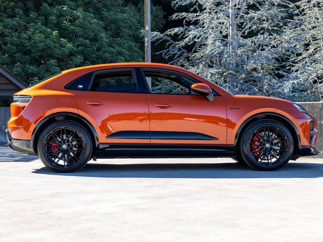 2024 Porsche Macan Macan Turbo Electric