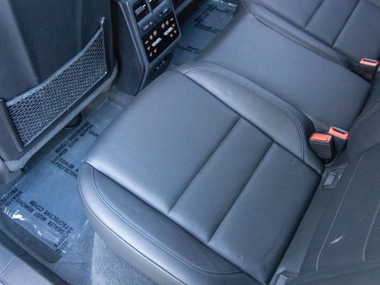 2024 Porsche Macan Macan Turbo Electric