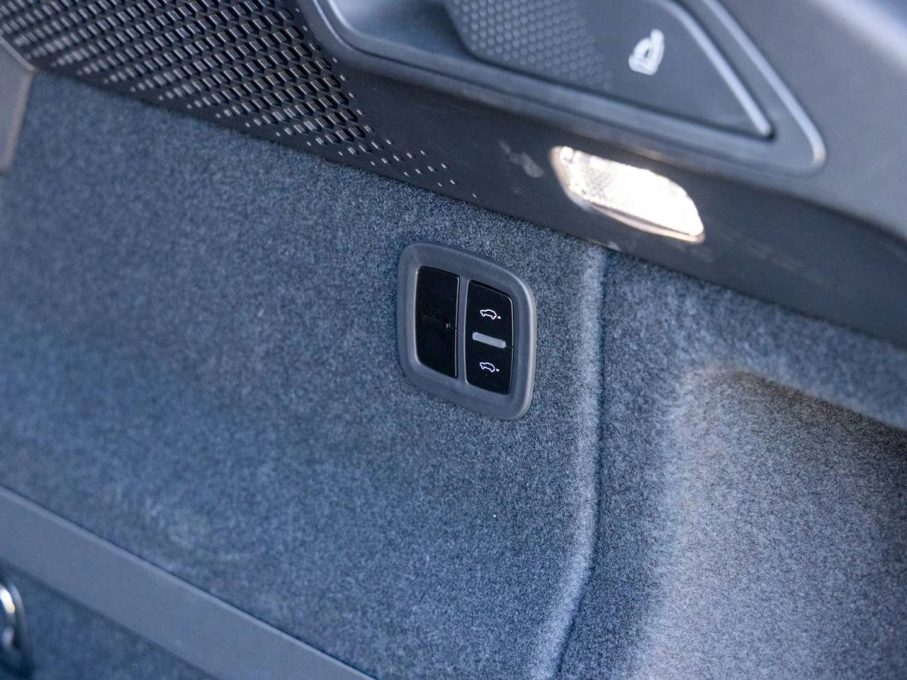 2024 Porsche Macan Macan Turbo Electric