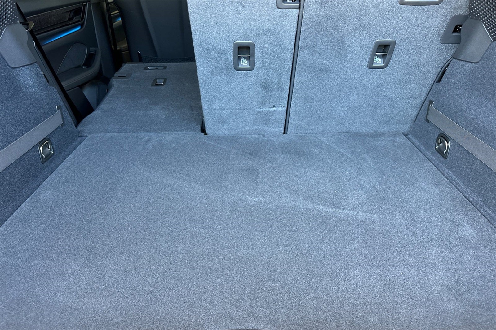 2025 Porsche Macan Macan Turbo Electric