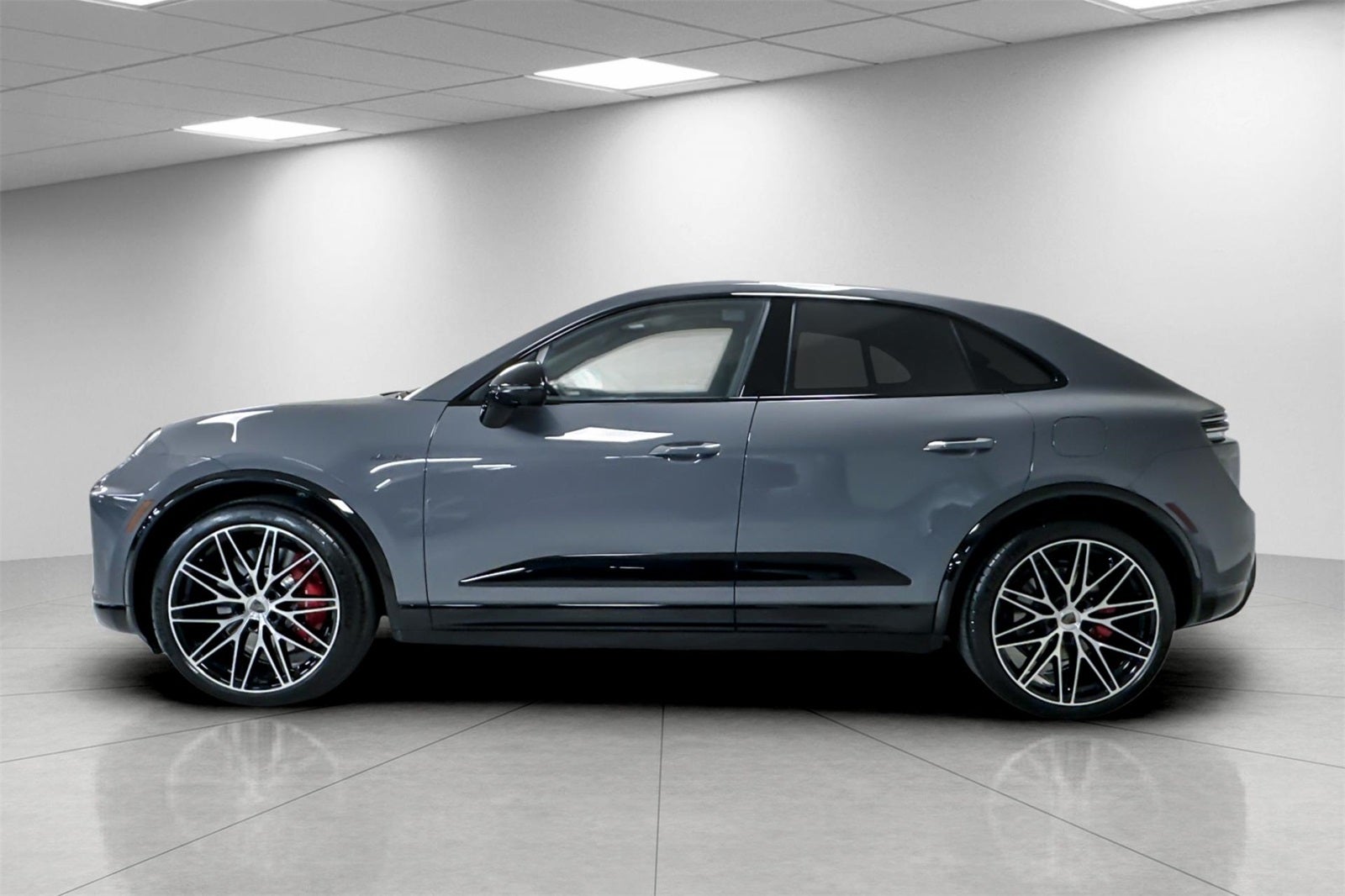 2025 Porsche Macan Macan Turbo Electric