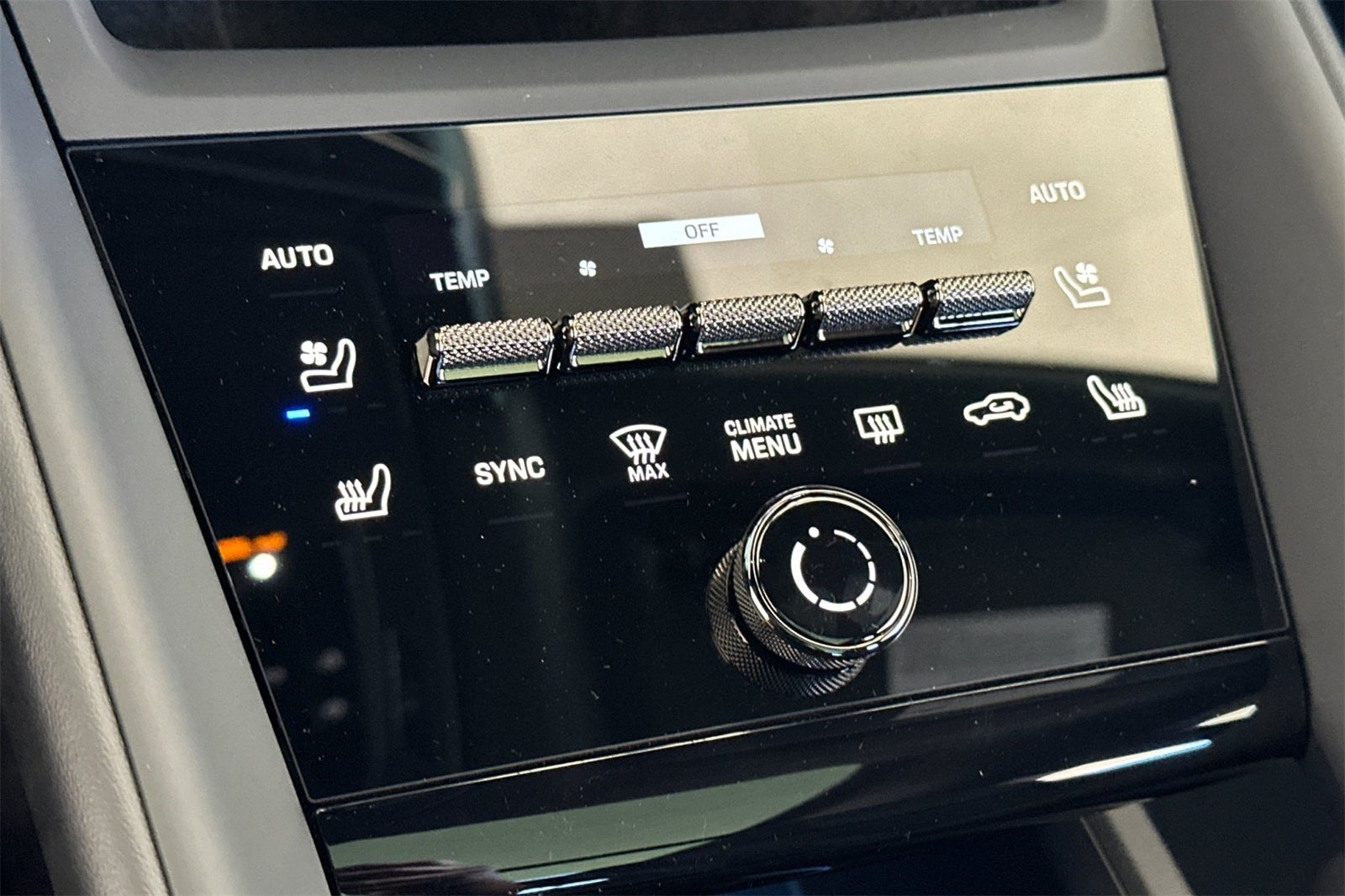 2025 Porsche Macan Macan Turbo Electric