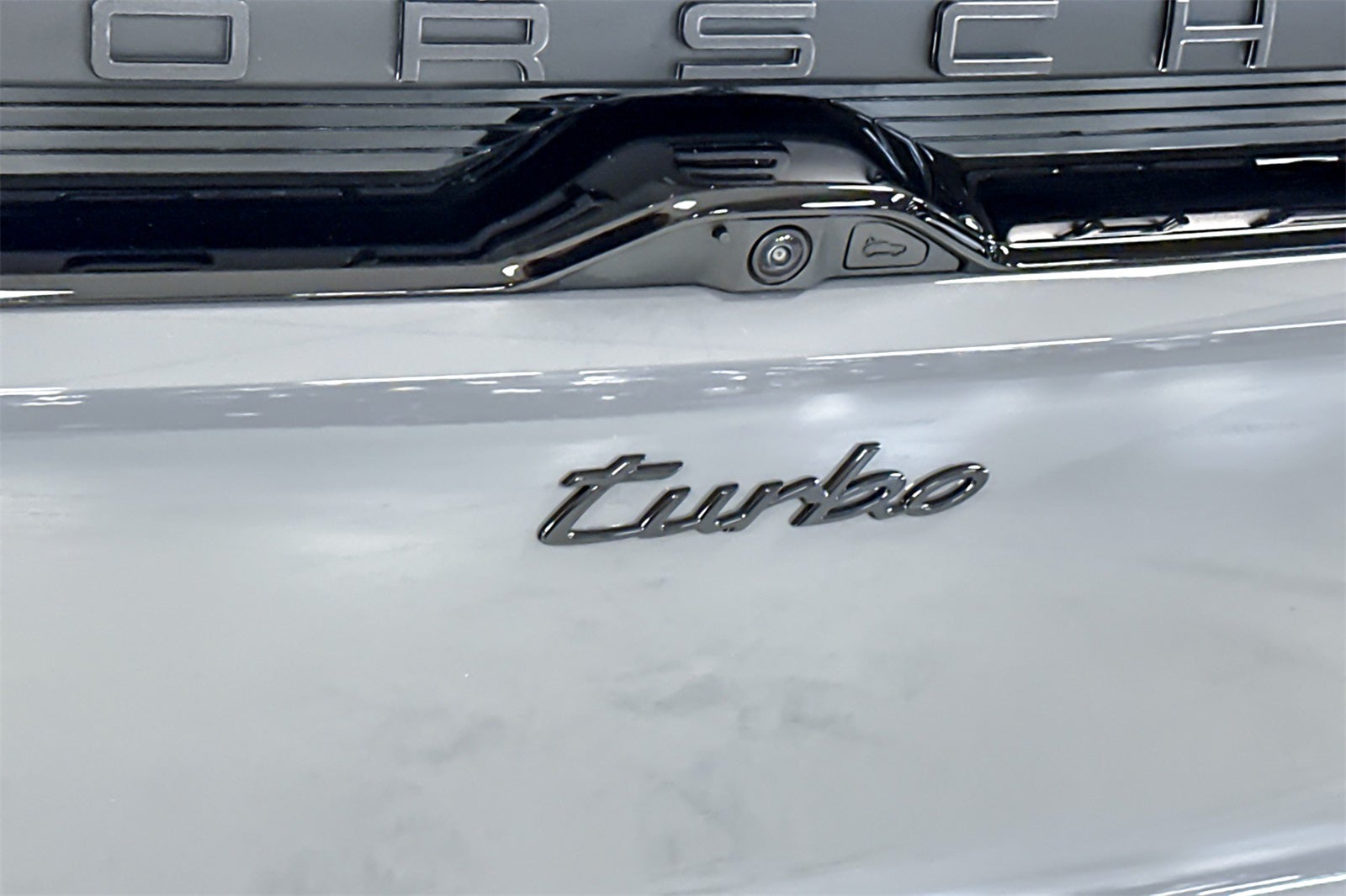 2025 Porsche Macan Macan Turbo Electric