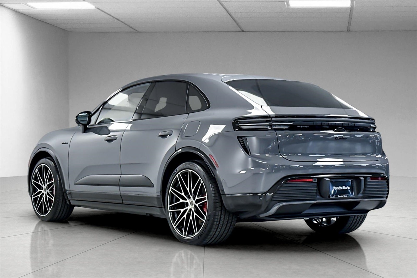 2025 Porsche Macan Macan Turbo Electric