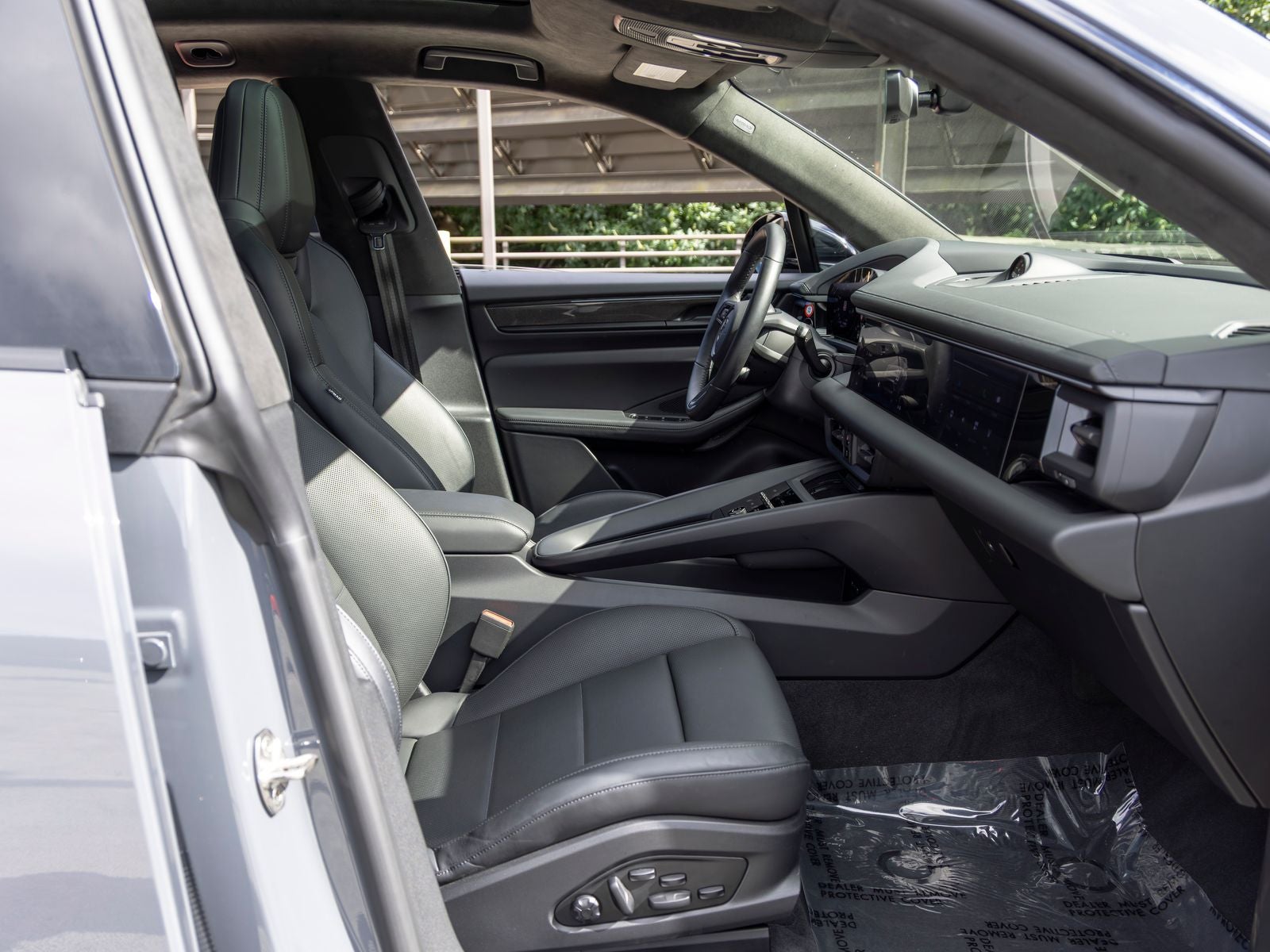 2025 Porsche Macan Turbo Electric