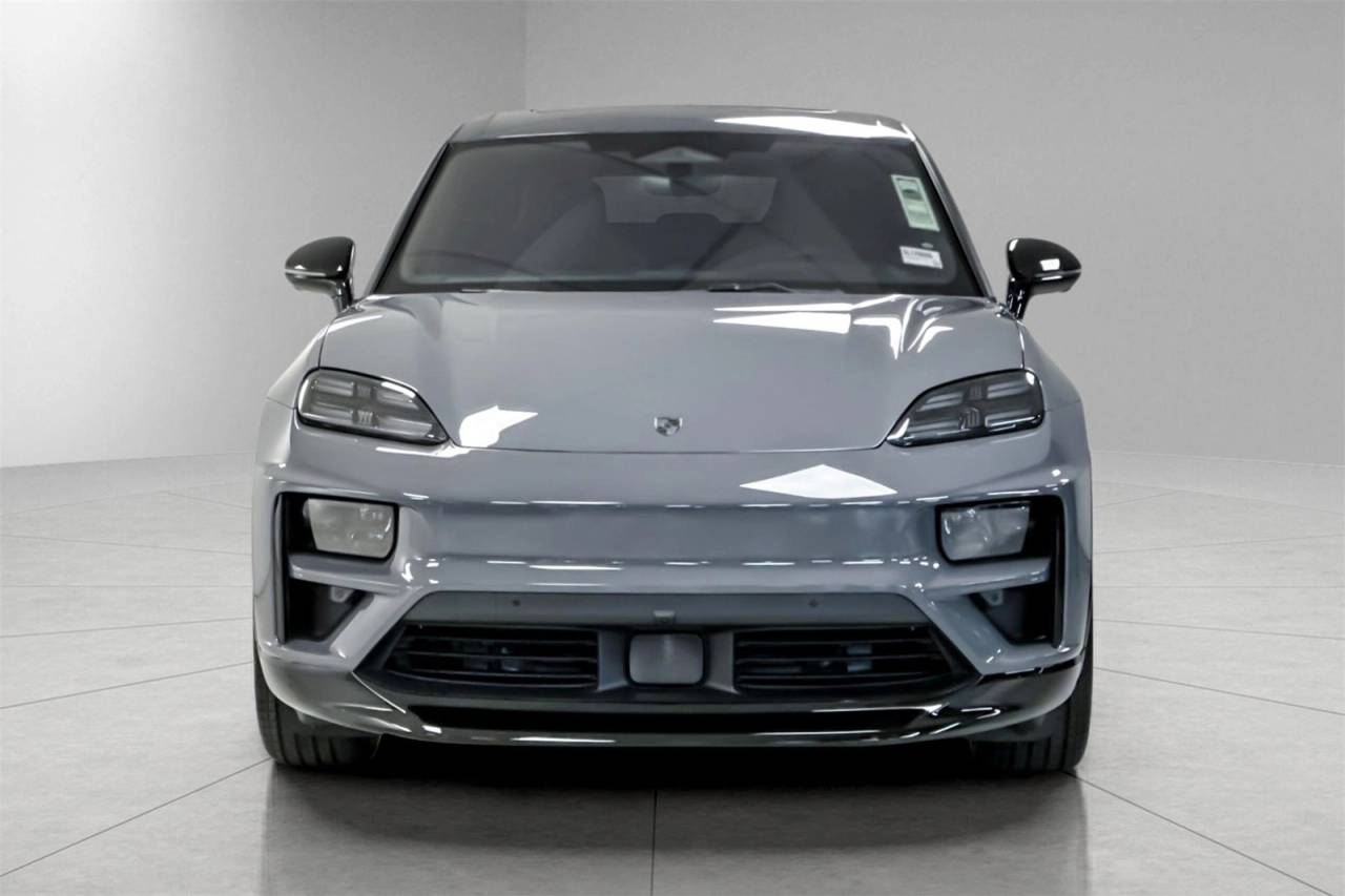 2025 Porsche Macan Macan Turbo Electric