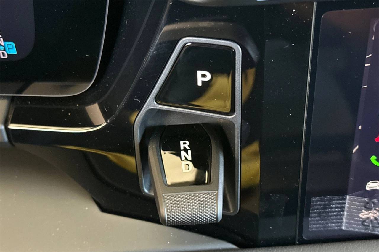 2025 Porsche Macan Macan Turbo Electric