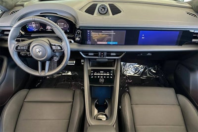 2025 Porsche Macan Macan Turbo Electric
