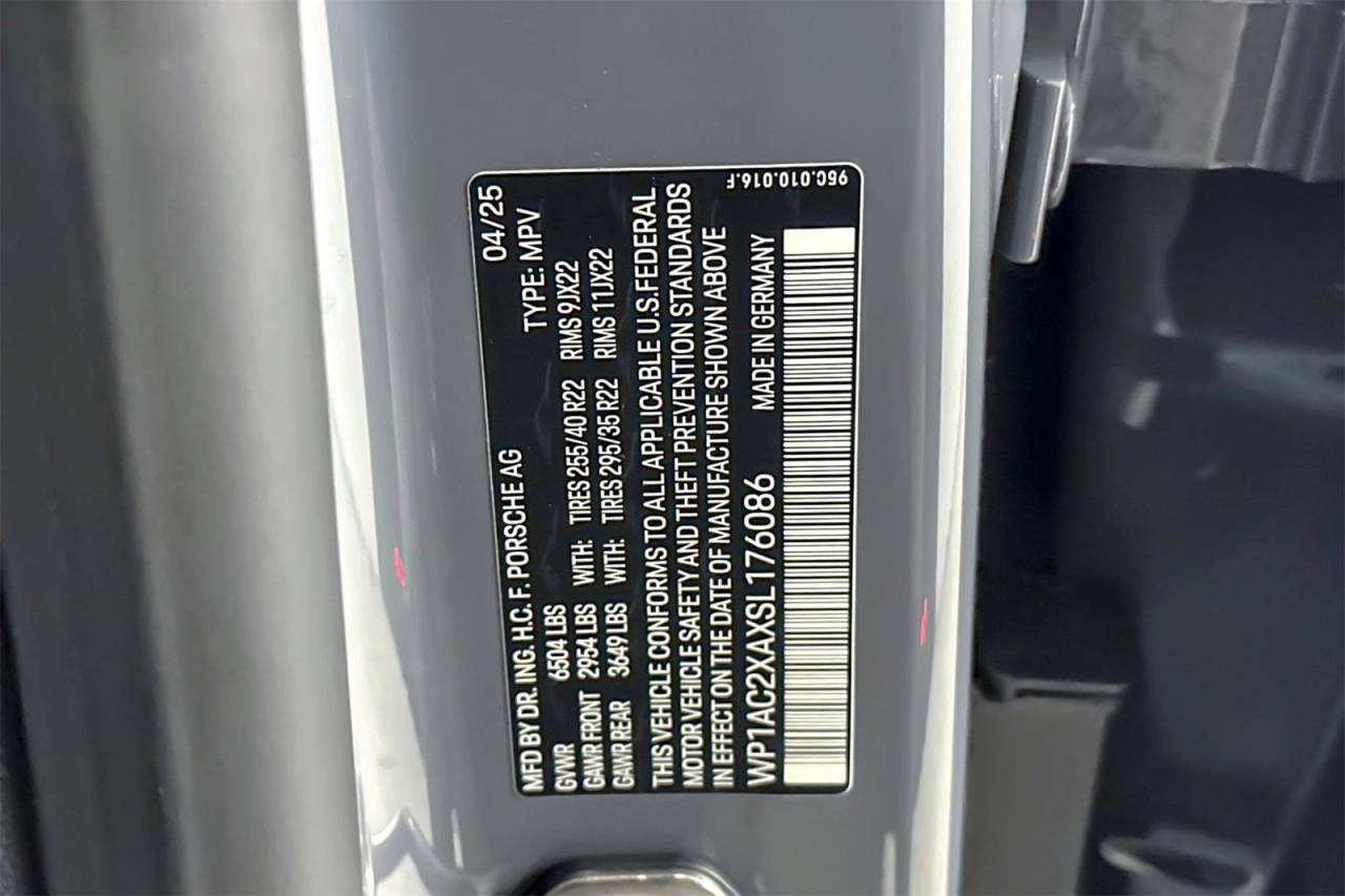 2025 Porsche Macan Macan Turbo Electric