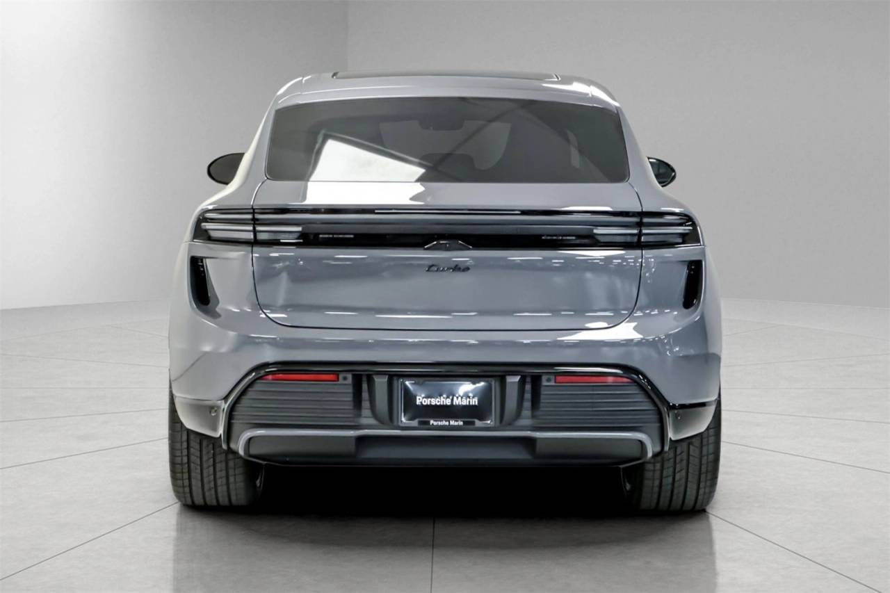 2025 Porsche Macan Macan Turbo Electric