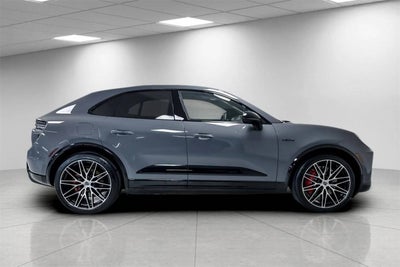 2025 Porsche Macan Macan Turbo Electric