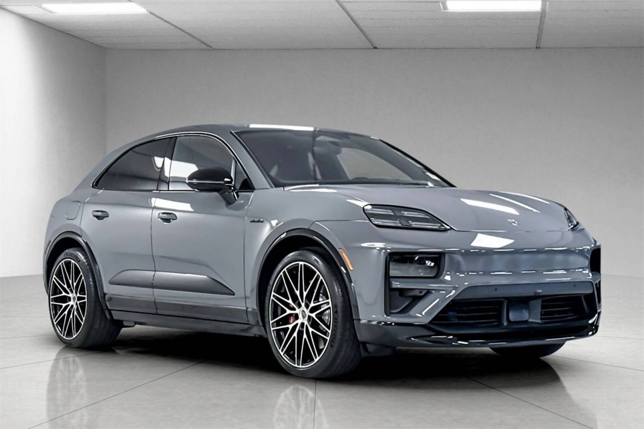2025 Porsche Macan Macan Turbo Electric