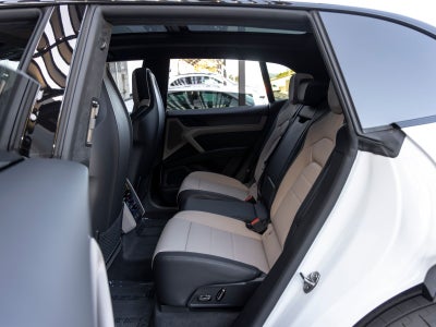 2026 Porsche Cayenne Cayenne Turbo Electric