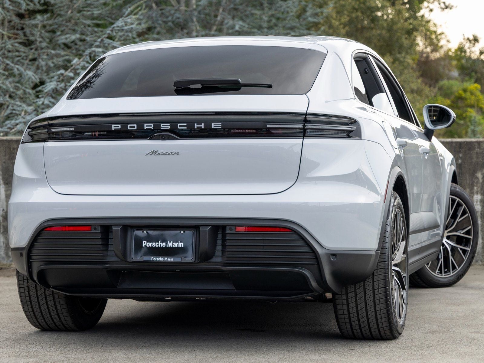 2025 Porsche Macan Macan Electric