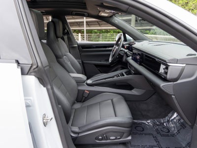 2025 Porsche Macan Macan Electric