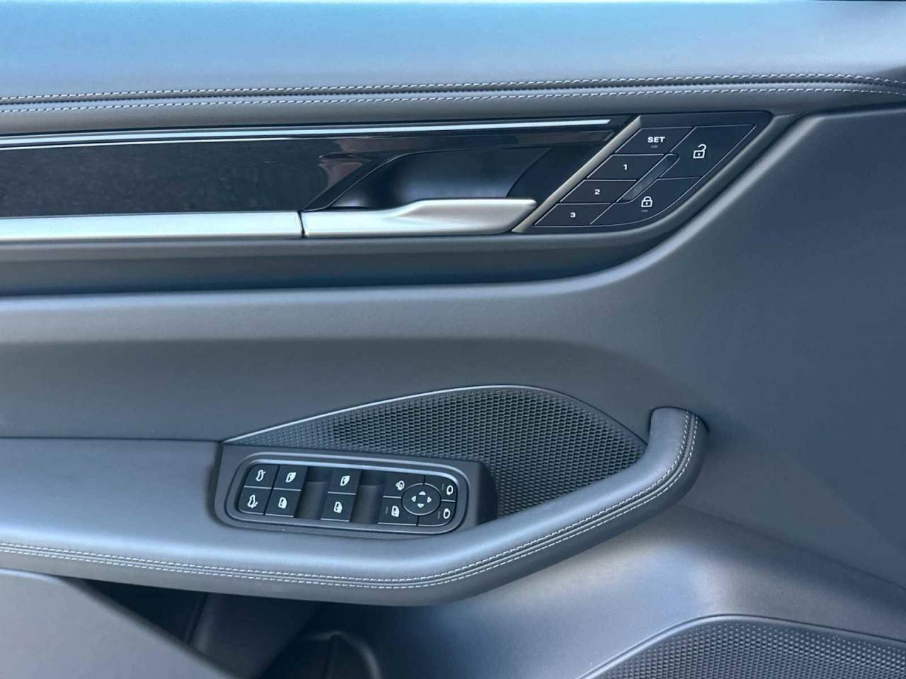 2025 Porsche Macan Macan Electric