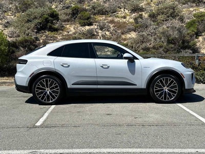 2025 Porsche Macan Macan Electric