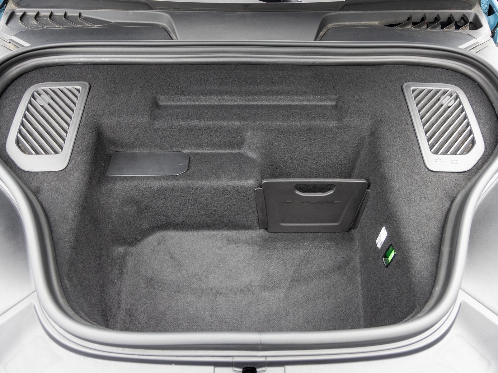 2025 Porsche Macan Macan Electric