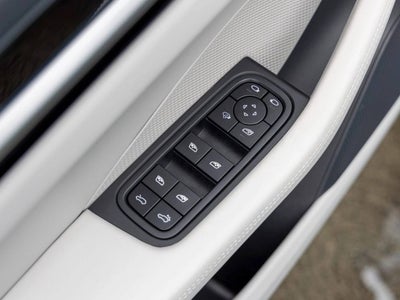 2025 Porsche Macan Macan Electric