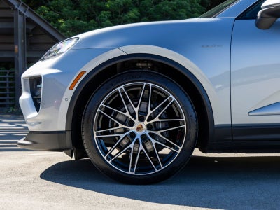 2025 Porsche Macan Macan Electric