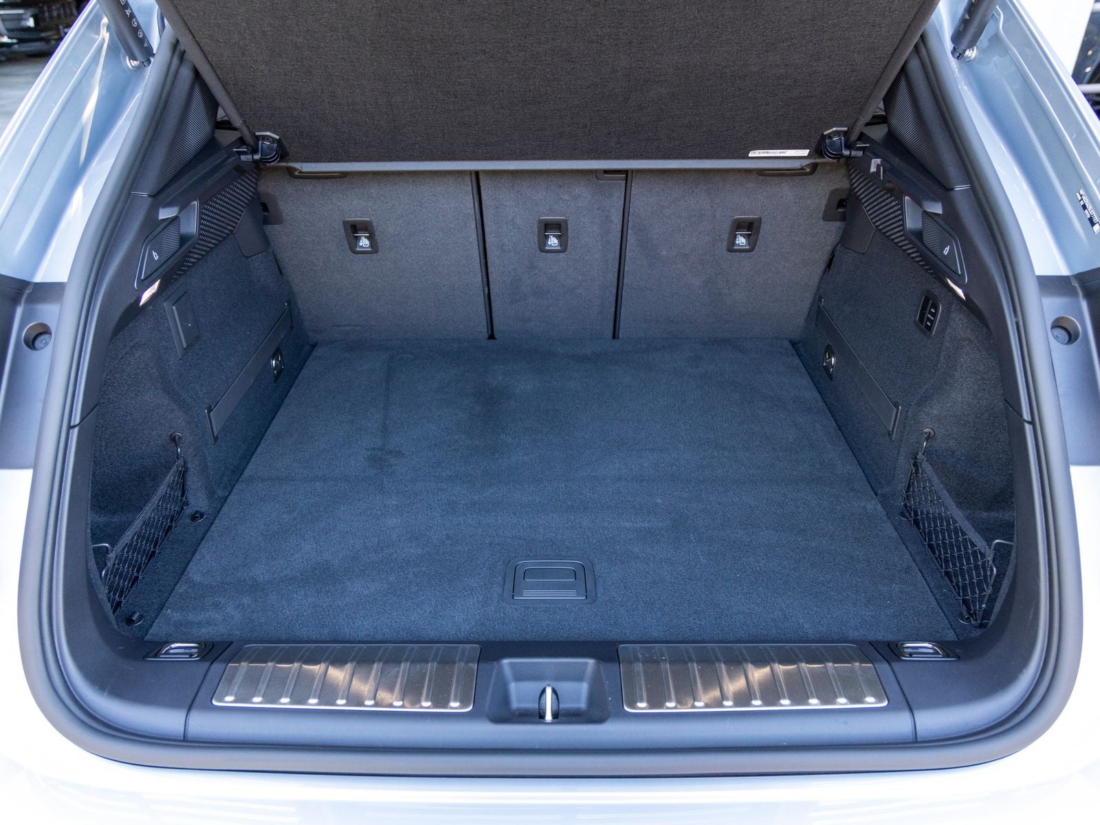 2025 Porsche Macan Macan Electric