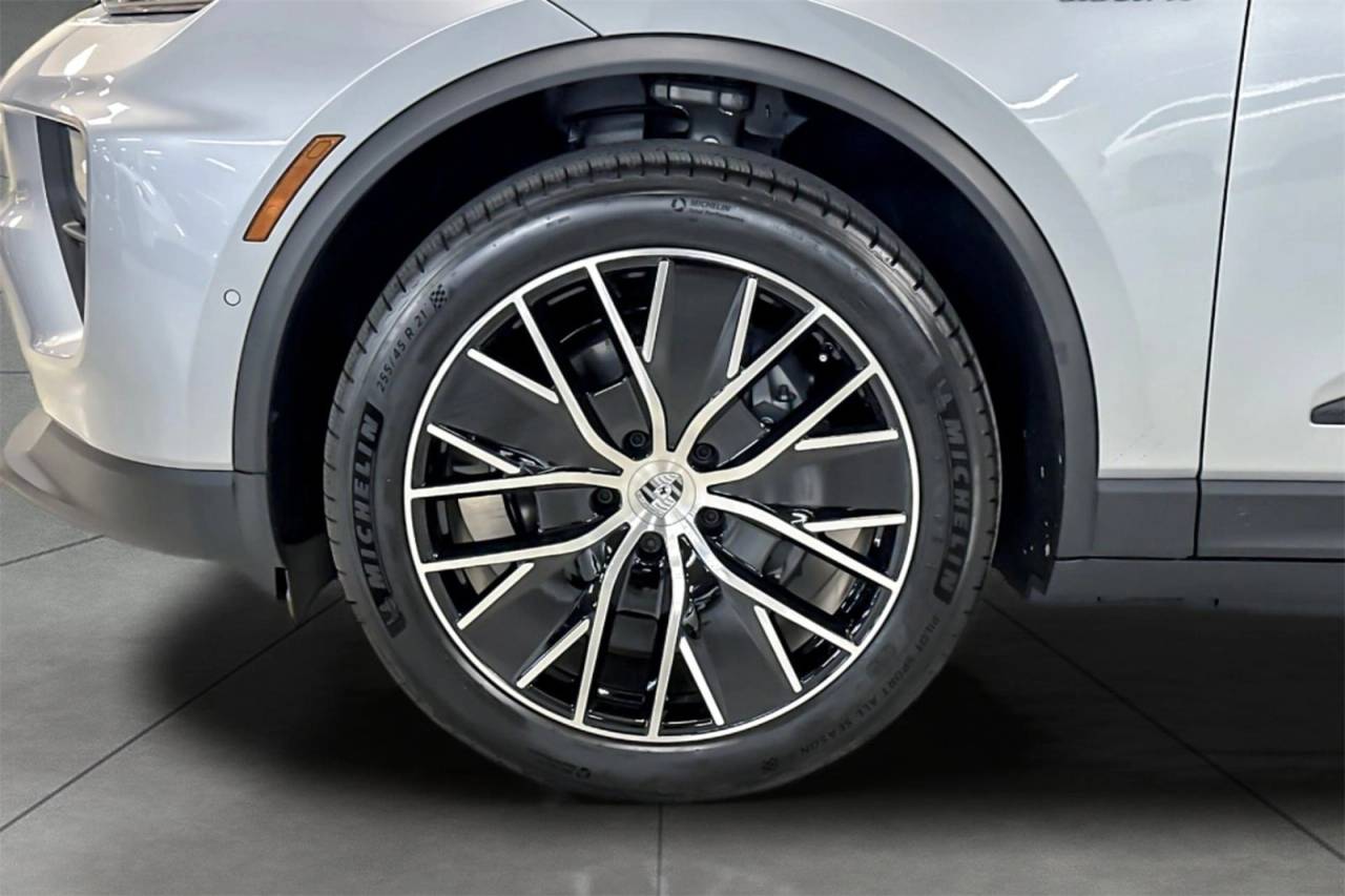 2025 Porsche Macan Macan Electric