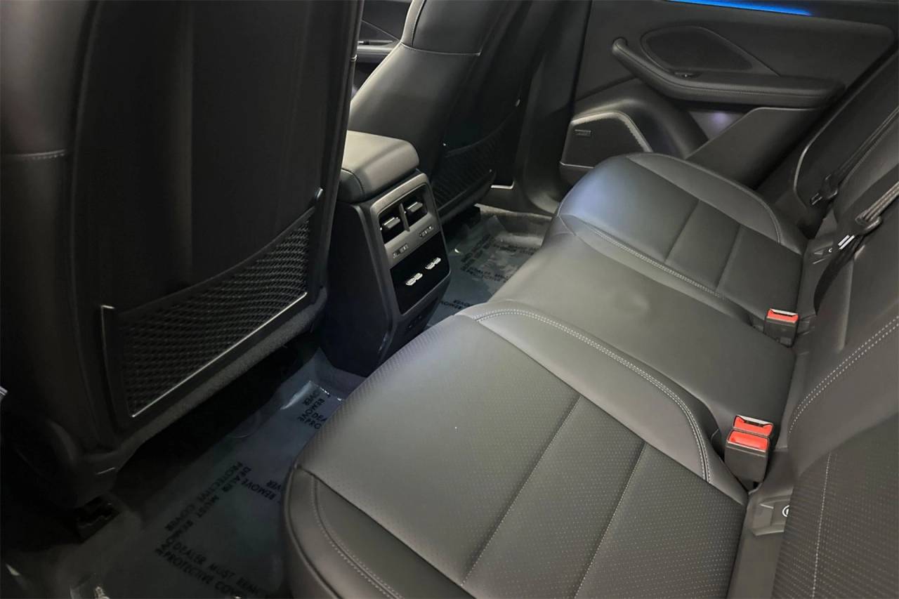 2025 Porsche Macan Macan Electric