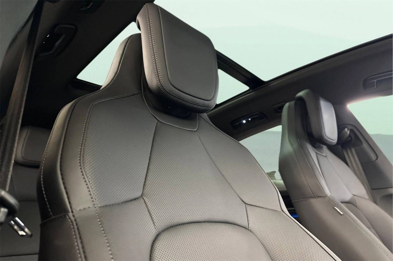 2025 Porsche Macan Macan Electric