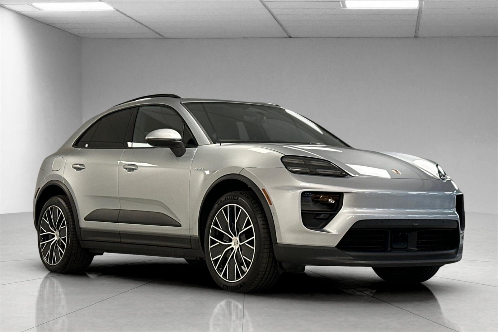 2025 Porsche Macan Electric Base