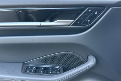 2025 Porsche Macan Electric Base