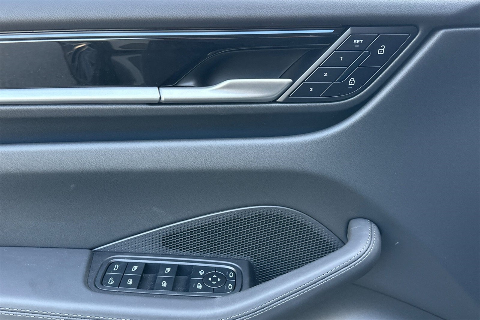 2025 Porsche Macan Electric Base