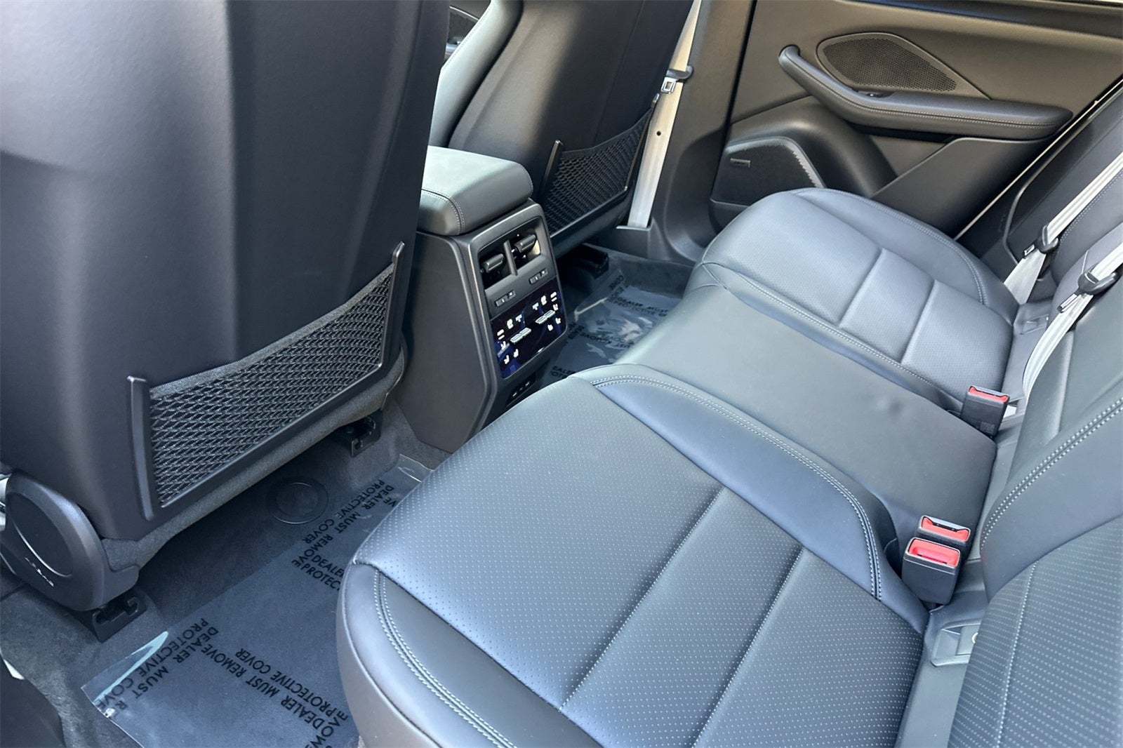 2025 Porsche Macan Electric Base