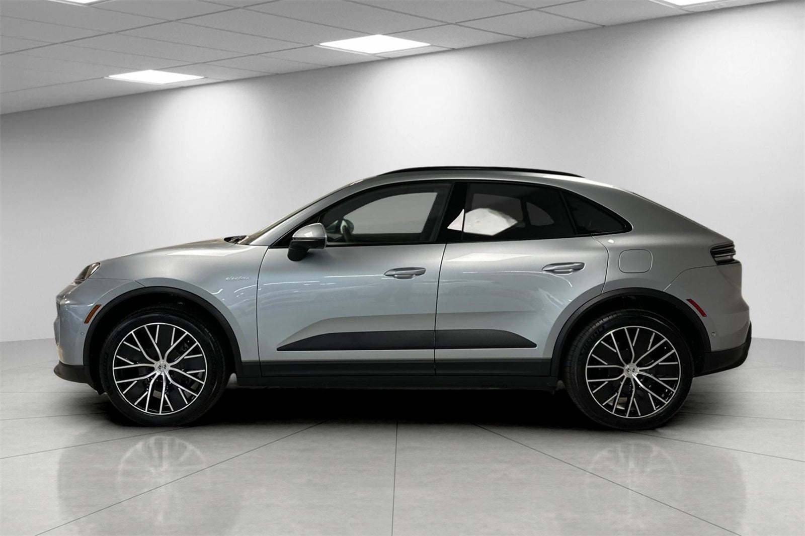 2025 Porsche Macan Electric Base