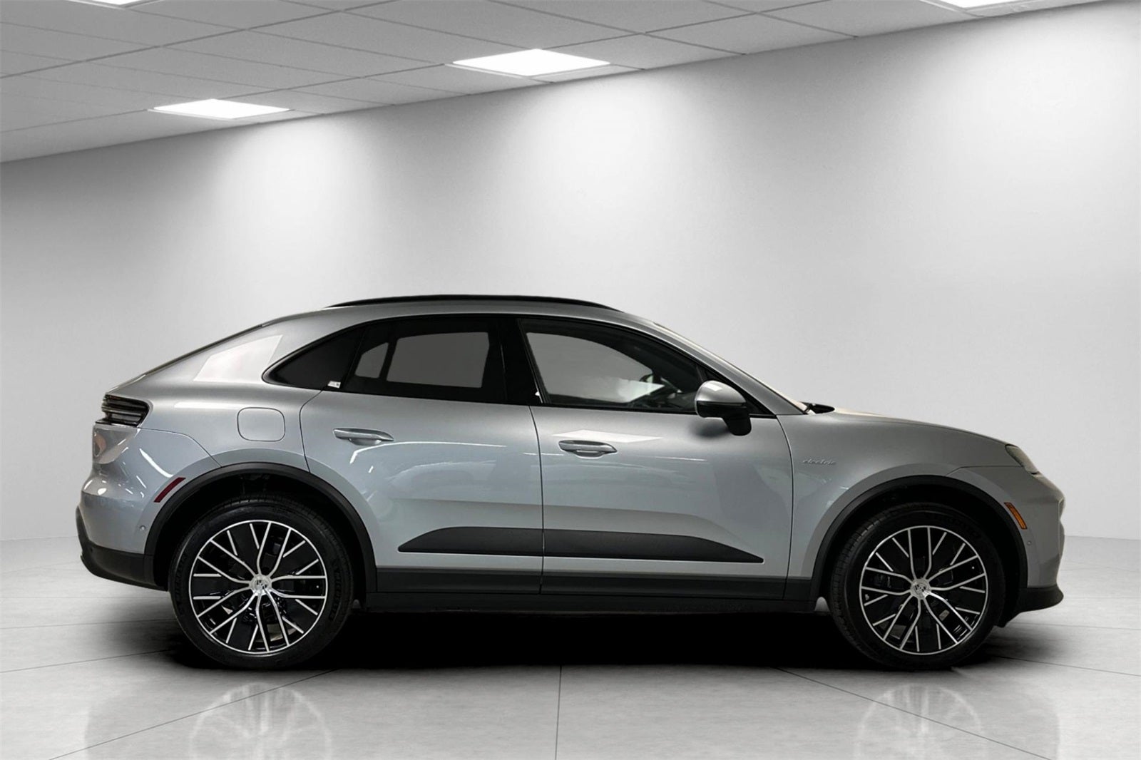 2025 Porsche Macan Electric Base
