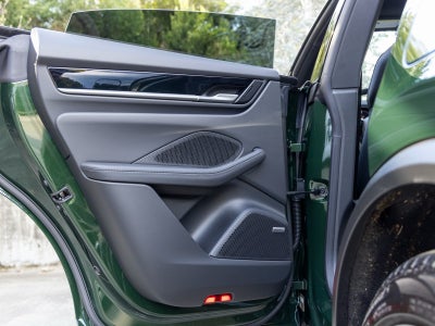 2025 Porsche Macan Macan Electric